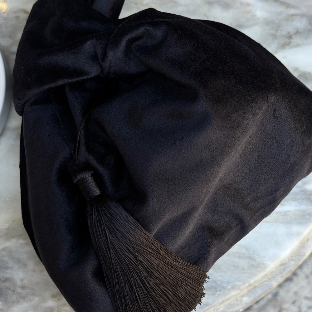 Chic Black Velvet Wristlet Knot Mini Tassel Bag - Picture 8 of 13